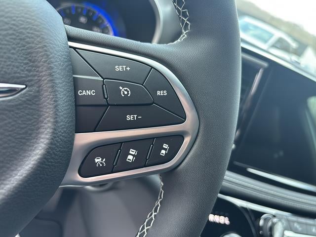 2026 Chrysler Pacifica Select FWD