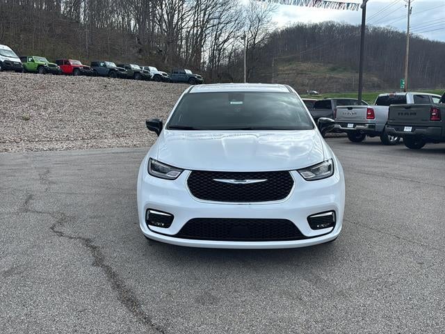 2026 Chrysler Pacifica Select FWD