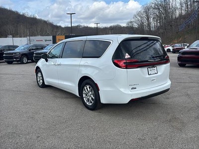 2026 Chrysler Pacifica Select FWD