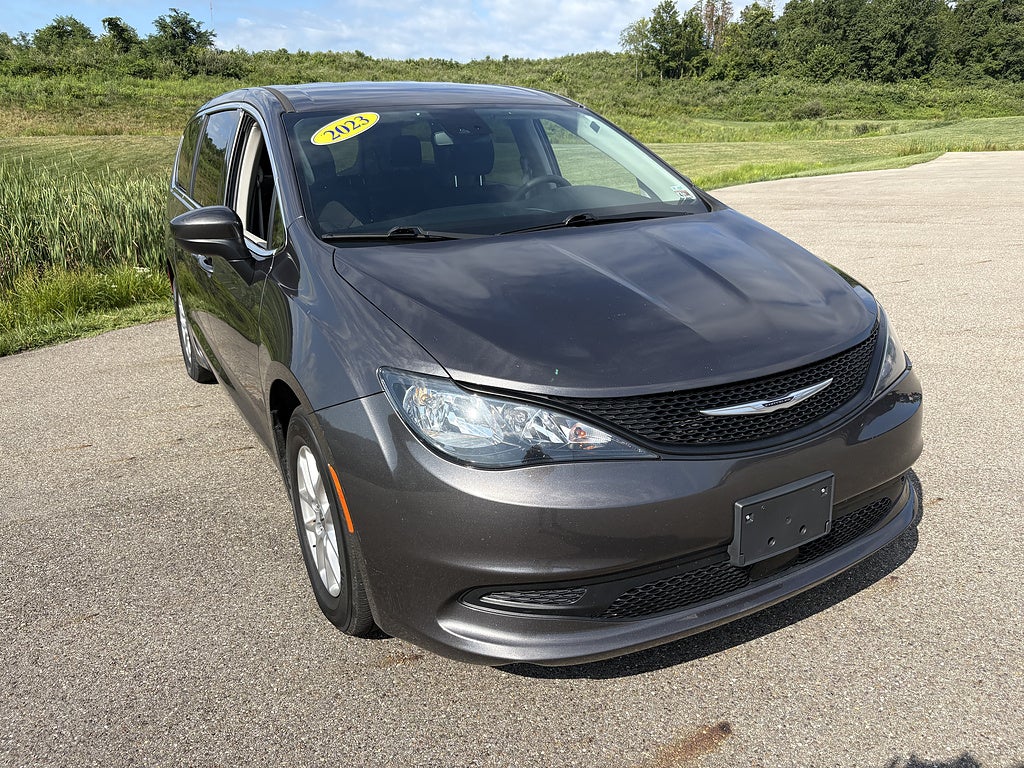 2023 Chrysler Voyager LX