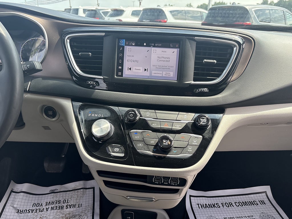 2023 Chrysler Voyager LX