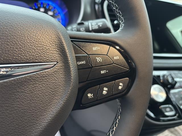 2026 Chrysler Pacifica Select AWD