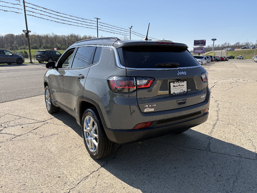 2023 Jeep Compass Latitude Lux