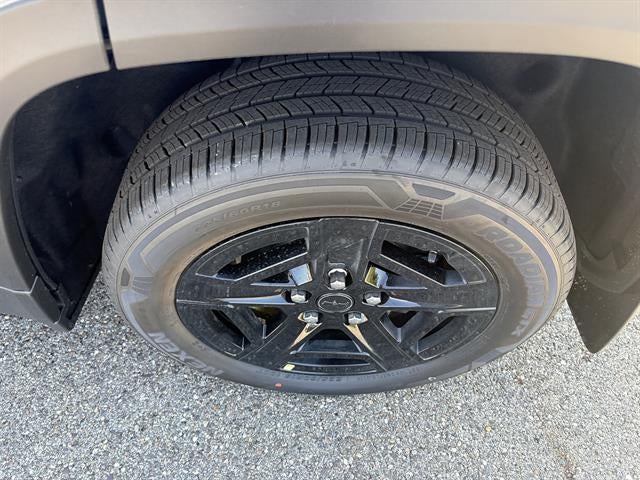 2026 Jeep Cherokee Laredo 4x4