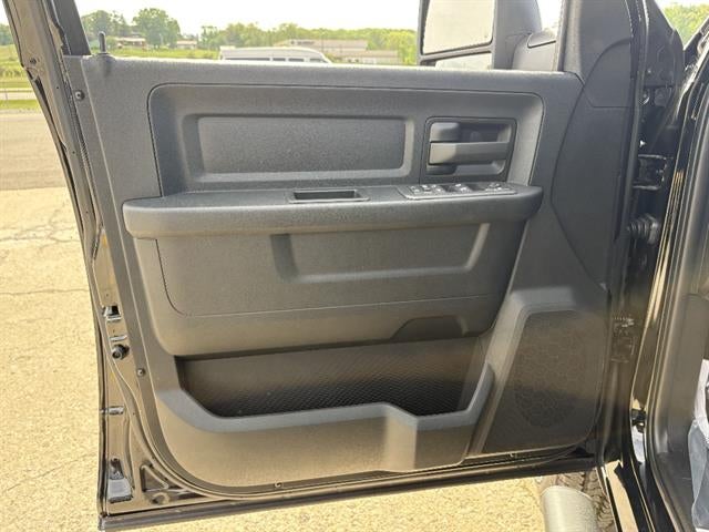 2026 RAM 2500 Tradesman Crew Cab 4x4 6'4" Box