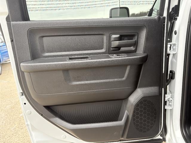 2026 RAM 2500 Black Express Crew Cab 4x4 6'4" Box
