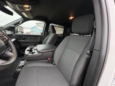 2026 RAM 2500 Black Express Crew Cab 4x4 6'4" Box