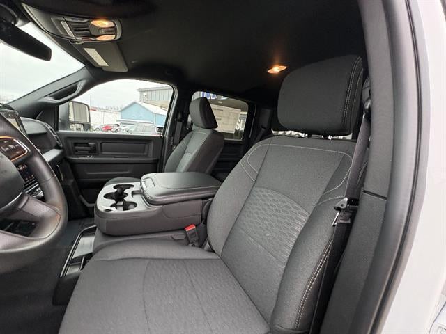 2026 RAM 2500 Black Express Crew Cab 4x4 6'4" Box