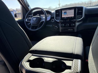 2026 RAM 1500 Express Crew Cab 4x4 5'7" Box