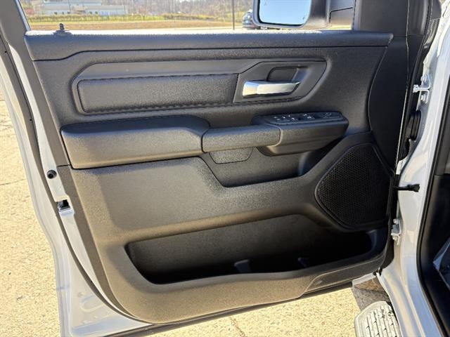 2026 RAM 1500 Express Crew Cab 4x4 5'7" Box
