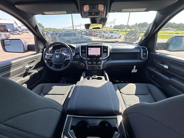 2026 RAM 1500 Express Crew Cab 4x4 5'7" Box
