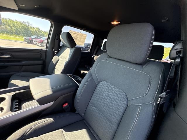 2026 RAM 1500 Express Crew Cab 4x4 5'7" Box