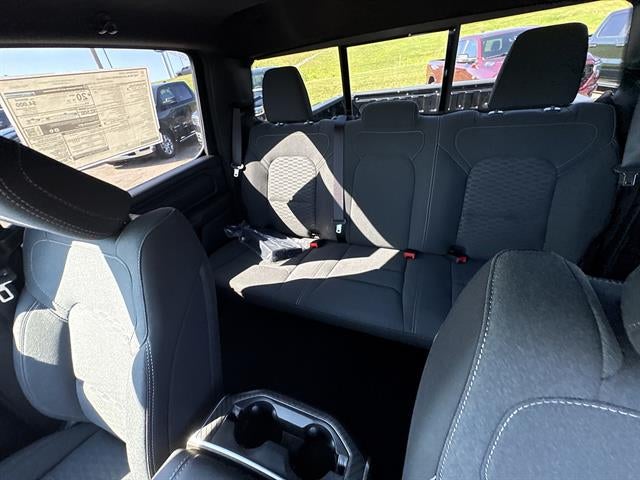 2026 RAM 1500 Express Crew Cab 4x4 5'7" Box