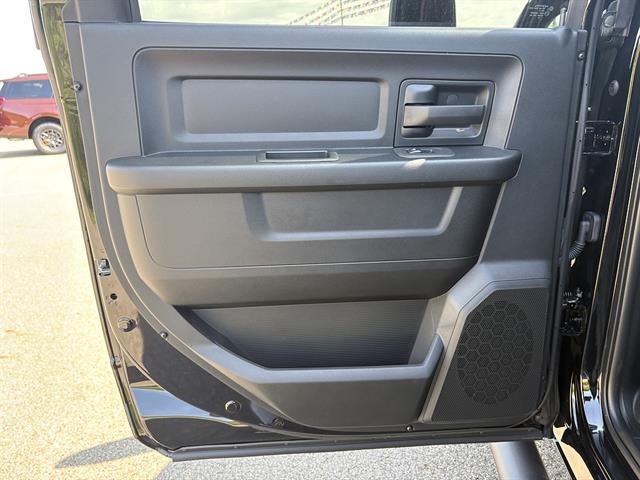 2026 RAM 2500 Black Express Crew Cab 4x4 6'4" Box