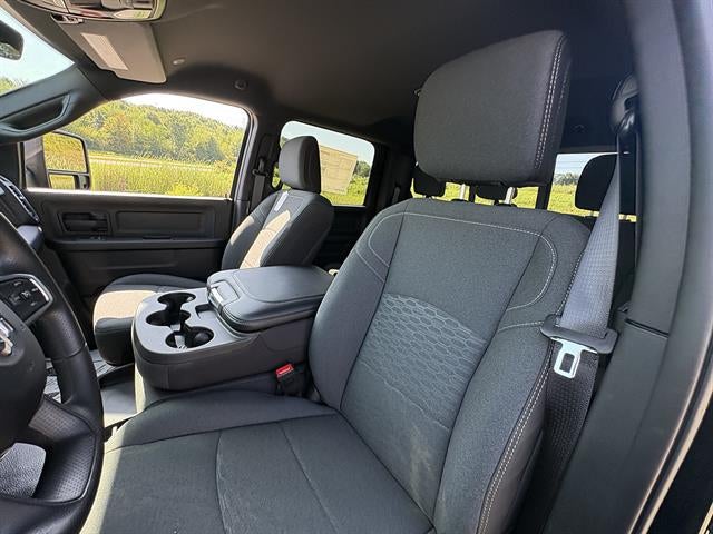 2026 RAM 2500 Black Express Crew Cab 4x4 6'4" Box