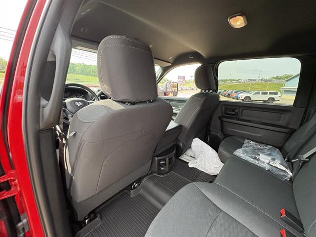 2026 RAM 2500 Black Express Crew Cab 4x4 6'4" Box