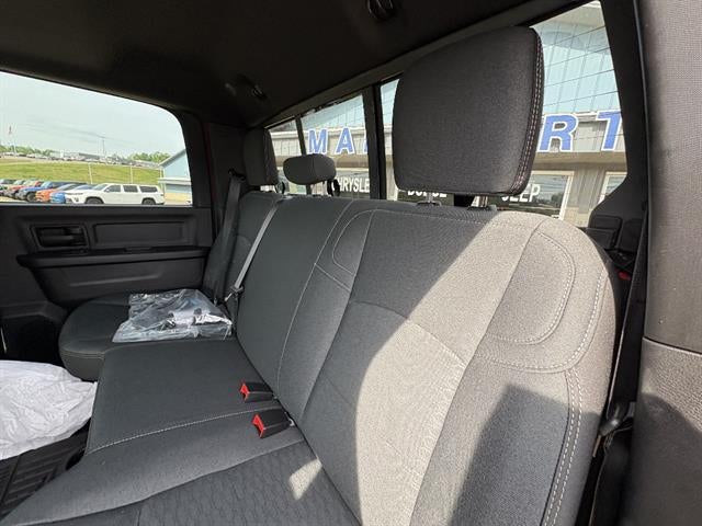 2026 RAM 2500 Black Express Crew Cab 4x4 6'4" Box