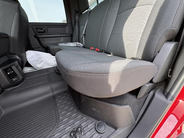 2026 RAM 2500 Black Express Crew Cab 4x4 6'4" Box