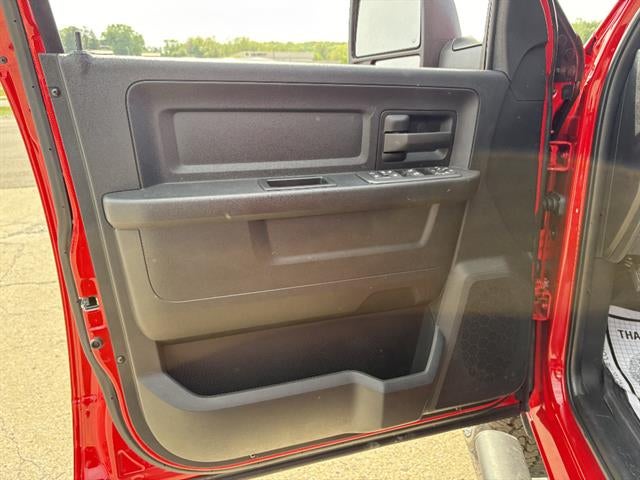 2026 RAM 2500 Black Express Crew Cab 4x4 6'4" Box