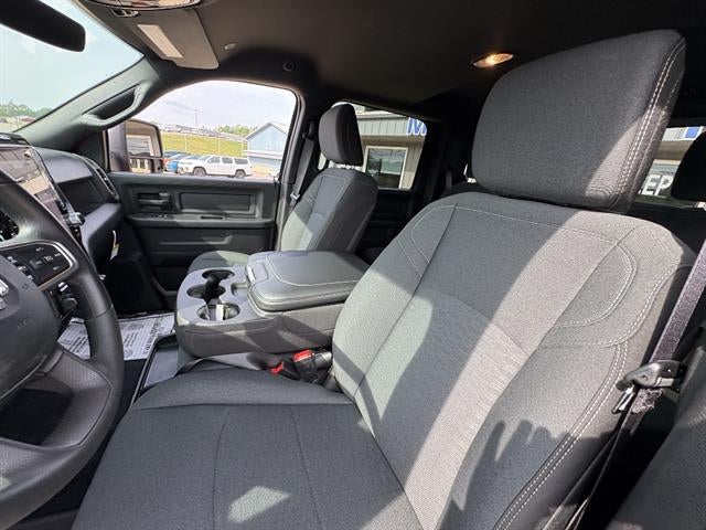 2026 RAM 2500 Black Express Crew Cab 4x4 6'4" Box