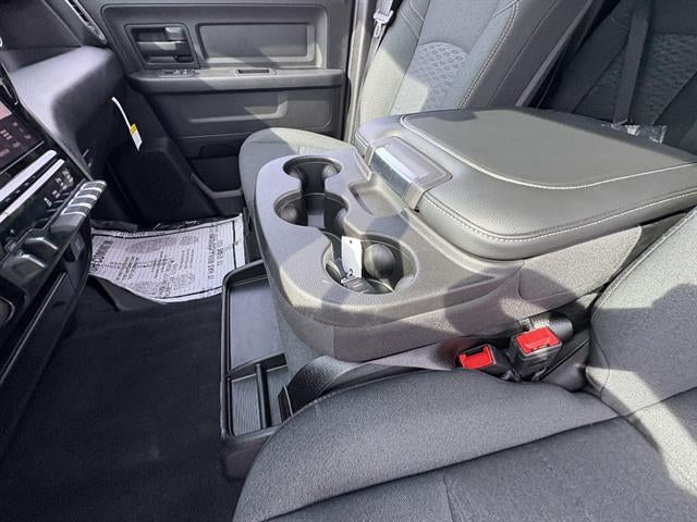 2026 RAM 2500 Black Express Crew Cab 4x4 6'4" Box