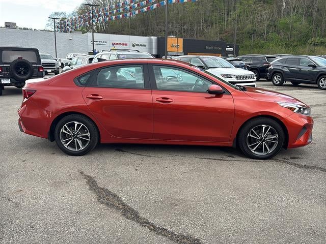 2023 Kia Forte LXS IVT