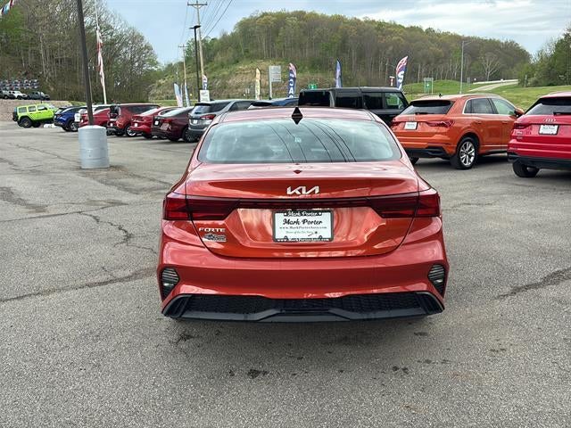 2023 Kia Forte LXS IVT