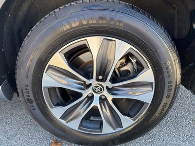 2022 Toyota Highlander XLE FWD (Natl)