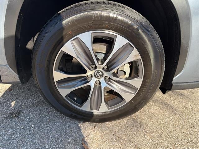 2022 Toyota Highlander XLE FWD (Natl)