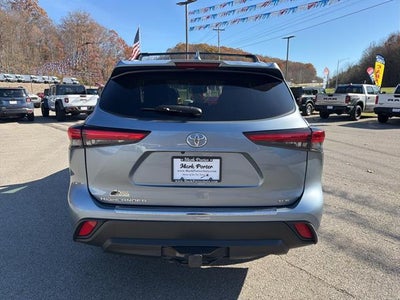 2022 Toyota Highlander XLE FWD (Natl)