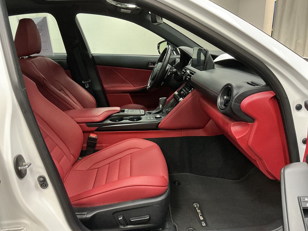 2024 Lexus IS 