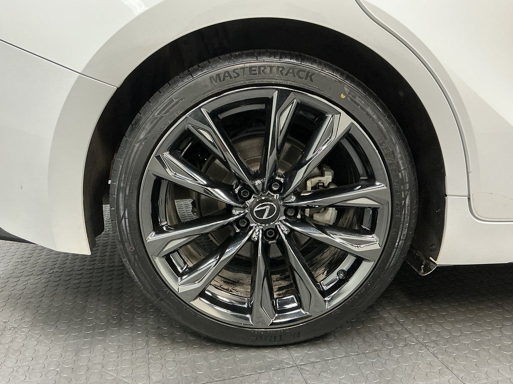 2024 Lexus IS 