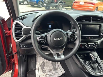 2024 Kia Soul LX IVT