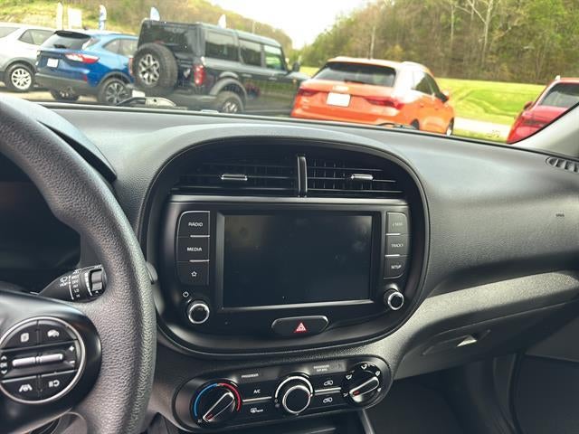 2024 Kia Soul LX IVT