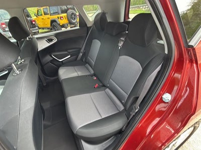 2024 Kia Soul LX IVT