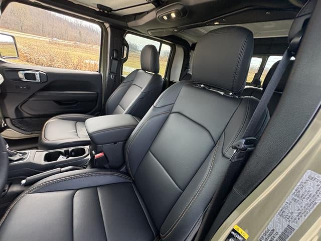 2025 Jeep Gladiator High Tide