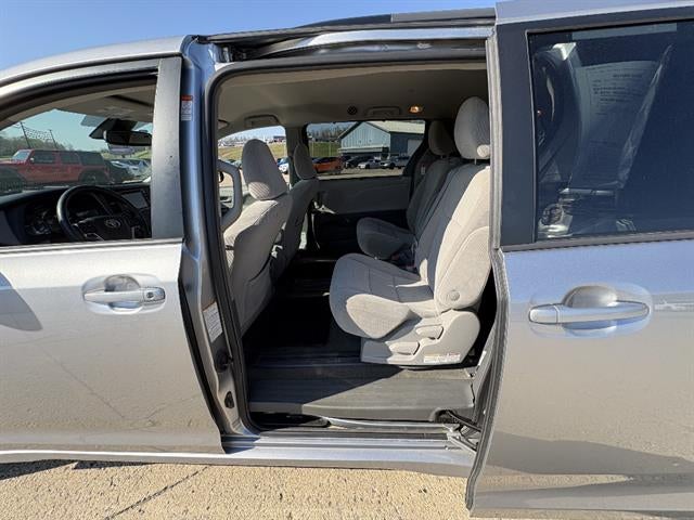 2018 Toyota Sienna LE 8-Passenger