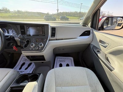 2018 Toyota Sienna LE 8-Passenger