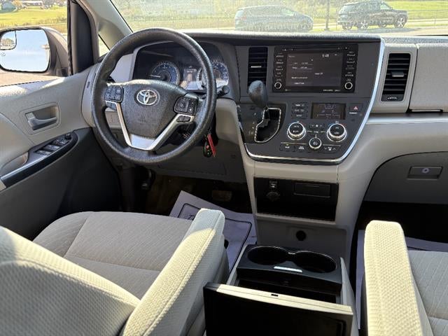 2018 Toyota Sienna LE 8-Passenger