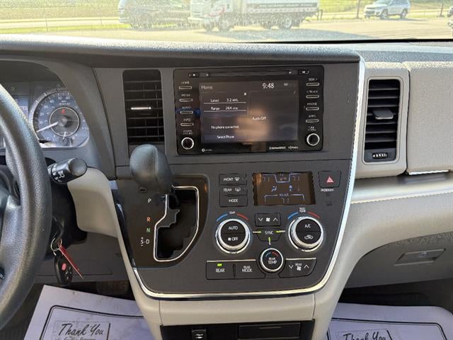 2018 Toyota Sienna LE 8-Passenger