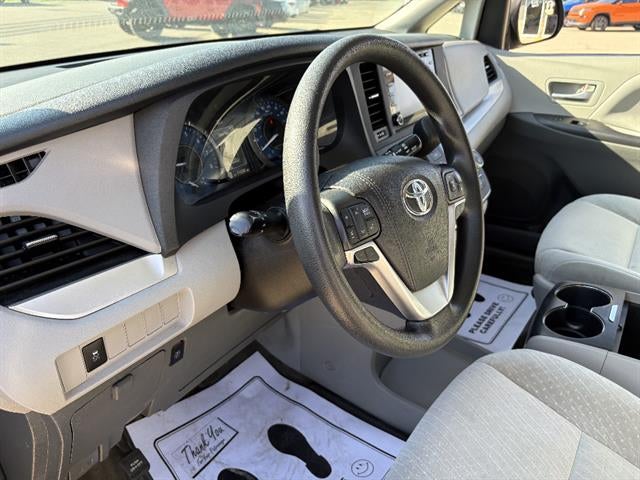2018 Toyota Sienna LE 8-Passenger