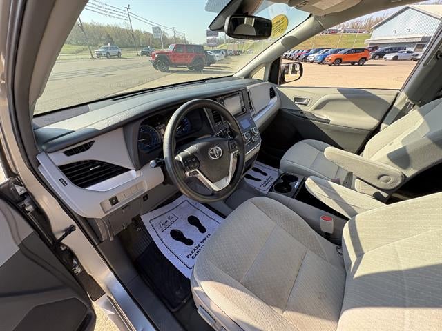 2018 Toyota Sienna LE 8-Passenger
