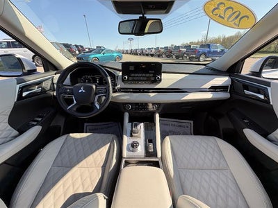 2023 Mitsubishi Outlander SEL