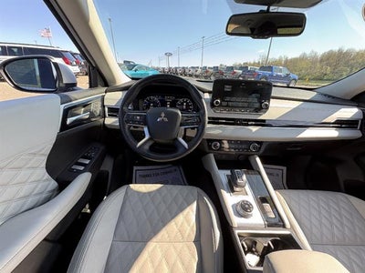 2023 Mitsubishi Outlander SEL