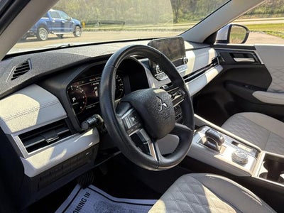 2023 Mitsubishi Outlander SEL