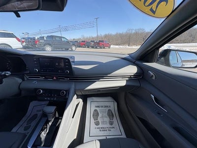 2023 Hyundai Elantra SEL