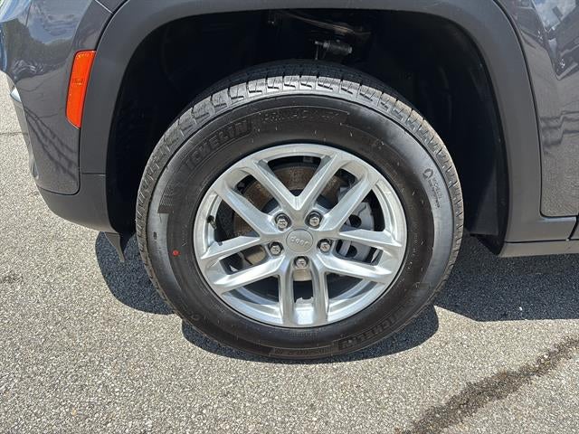 2026 Jeep Grand Cherokee GRAND CHEROKEE LAREDO X 4X4