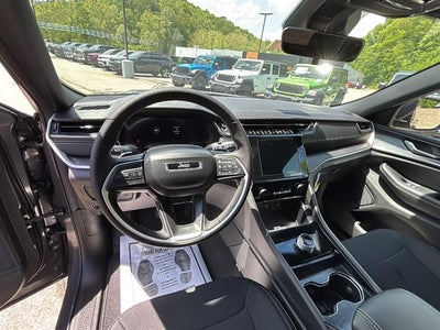 2026 Jeep Grand Cherokee GRAND CHEROKEE LAREDO X 4X4