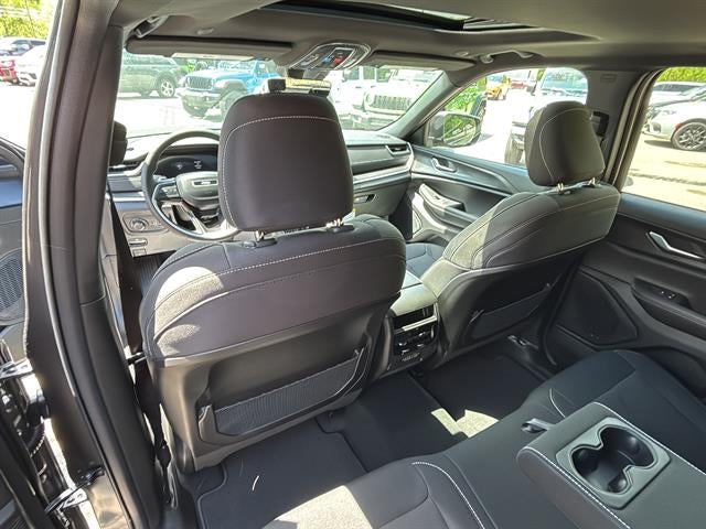 2026 Jeep Grand Cherokee GRAND CHEROKEE LAREDO X 4X4