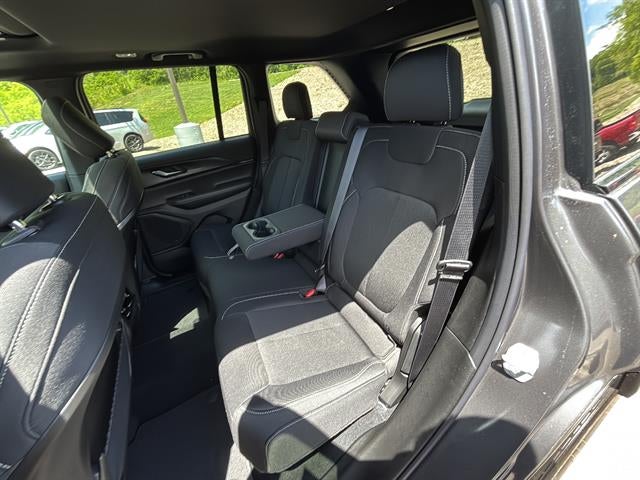 2026 Jeep Grand Cherokee GRAND CHEROKEE LAREDO X 4X4